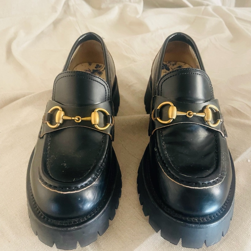 Gucci Black Leather Lug Sole Loafers with Horsebit - Picture 10 of 11
